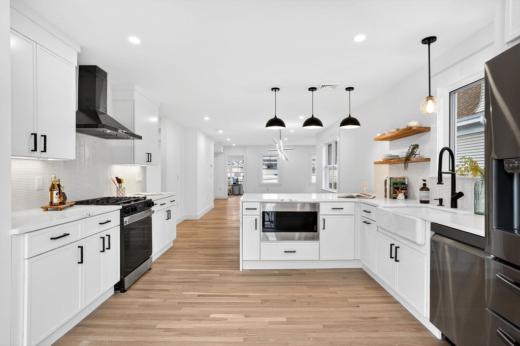 27 Laurel Street, Unit 27 Watertown, MA 02472 - Photo 9 of 23