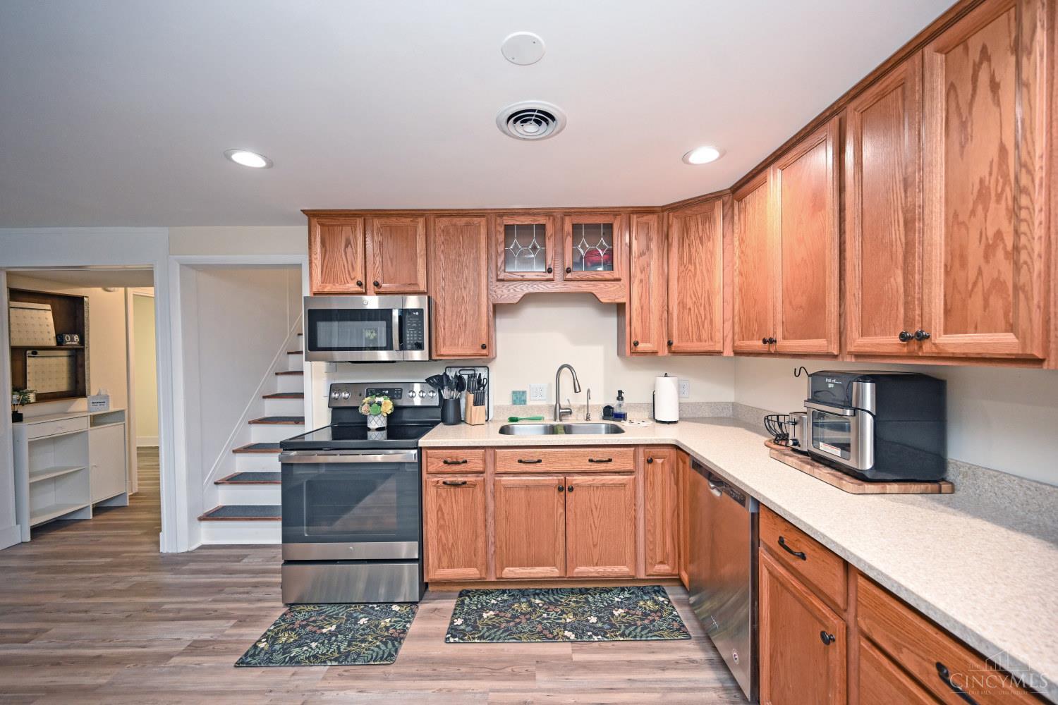 6020 Sheed Road Cincinnati, OH 45247 - Photo 6 of 44 Gallery Image 6