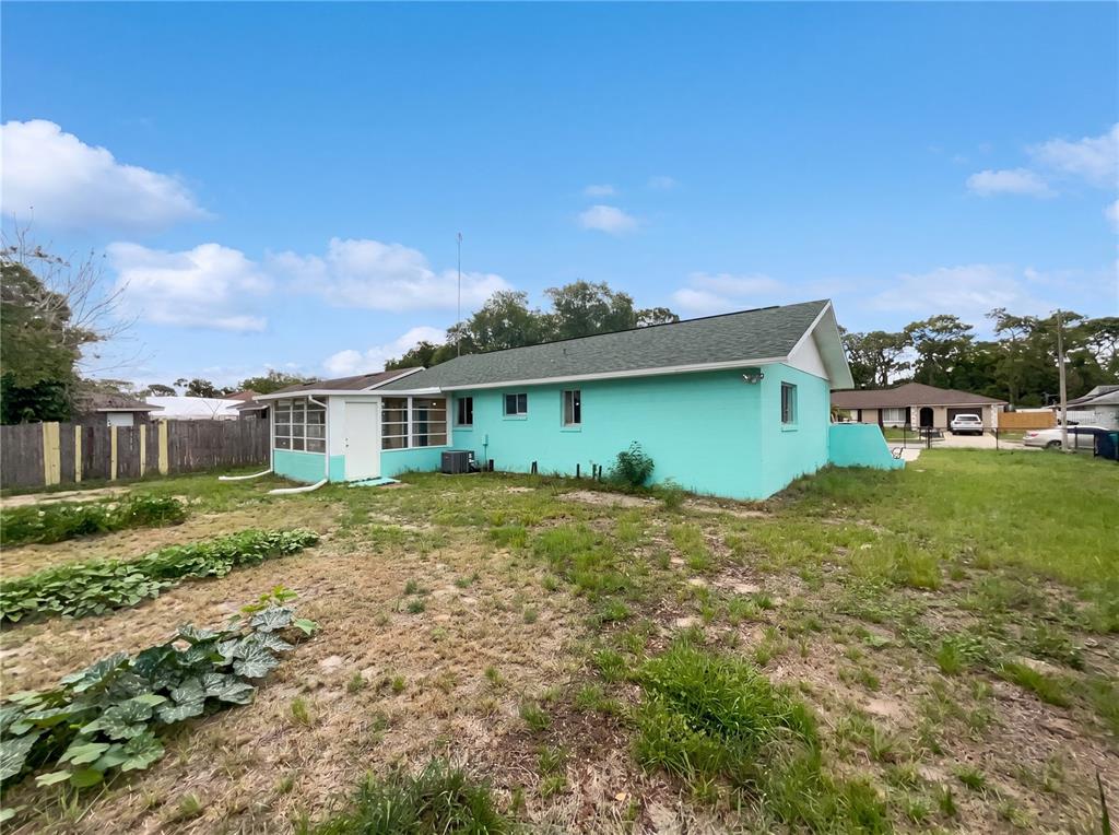 4805 Beacon Street Orlando, FL 32808 - Photo 5 of 26