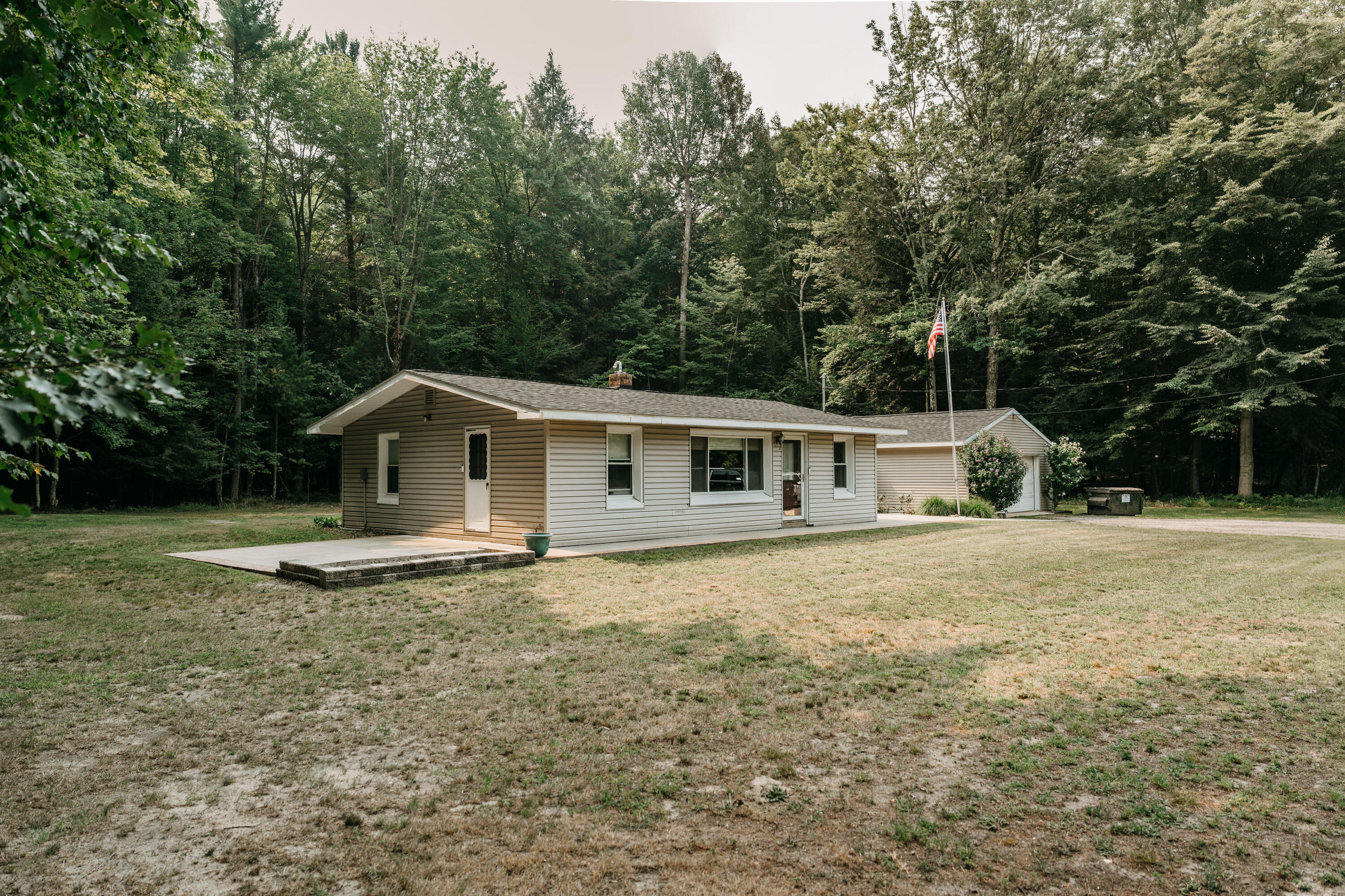 5421 West Angling Road Ludington, MI 49431 - Photo 7 of 25 107