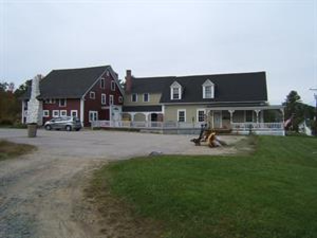39 Portland Street Lancaster, NH 03584 - Photo 1 of 15 Gallery Image 1