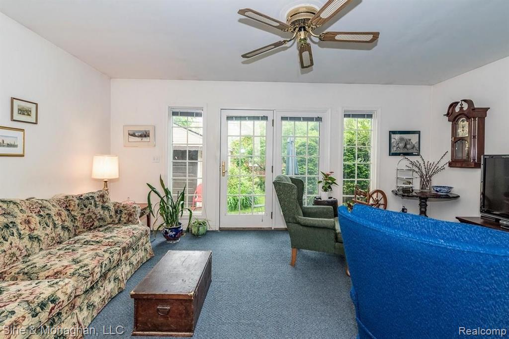 1432 Vernier Road Grosse Pointe Woods, MI 48236 - Photo 10 of 21