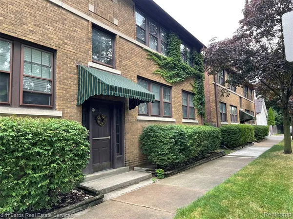 $1,200 | 15111 East Vernor Highway, Grosse Pointe, MI 48230