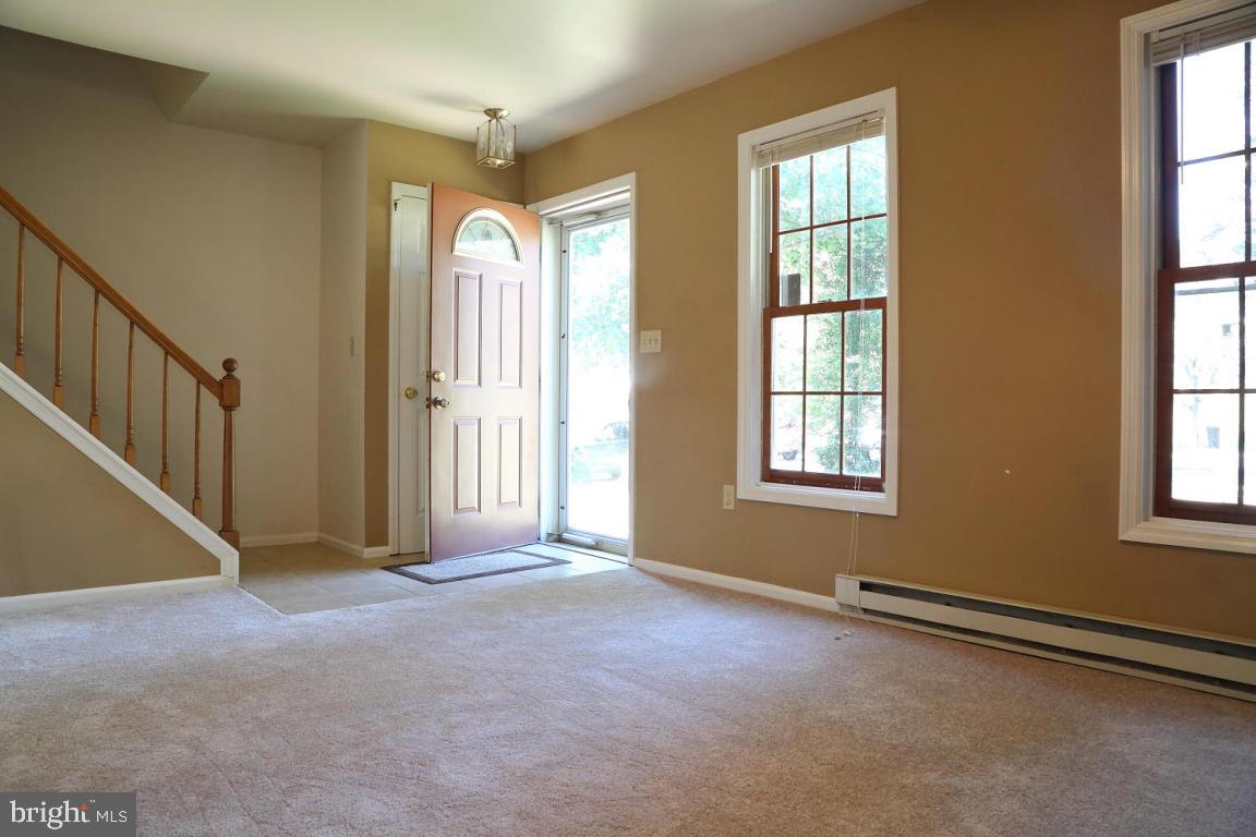 407 Cardinal Road Lititz, PA 17543 - Photo 2 of 13
