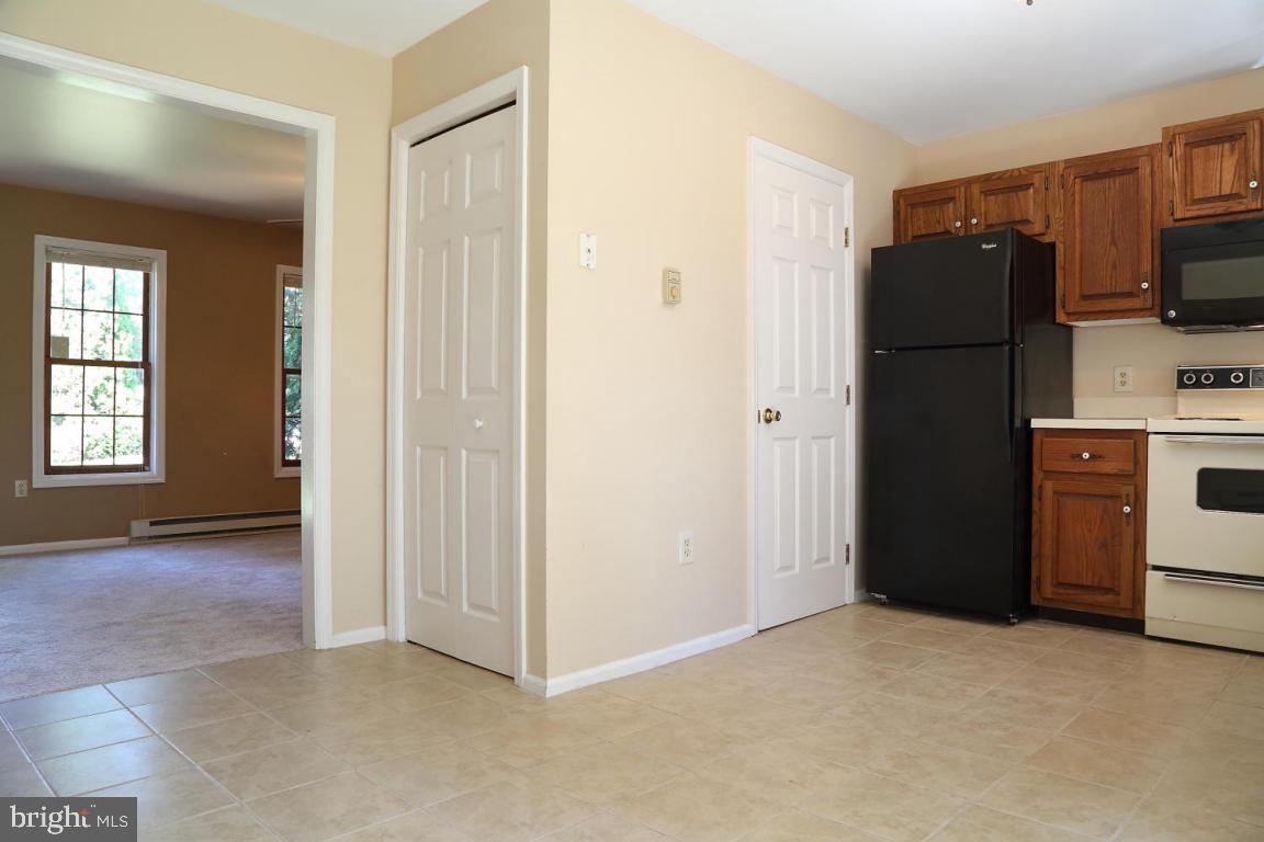 407 Cardinal Road Lititz, PA 17543 - Photo 5 of 13