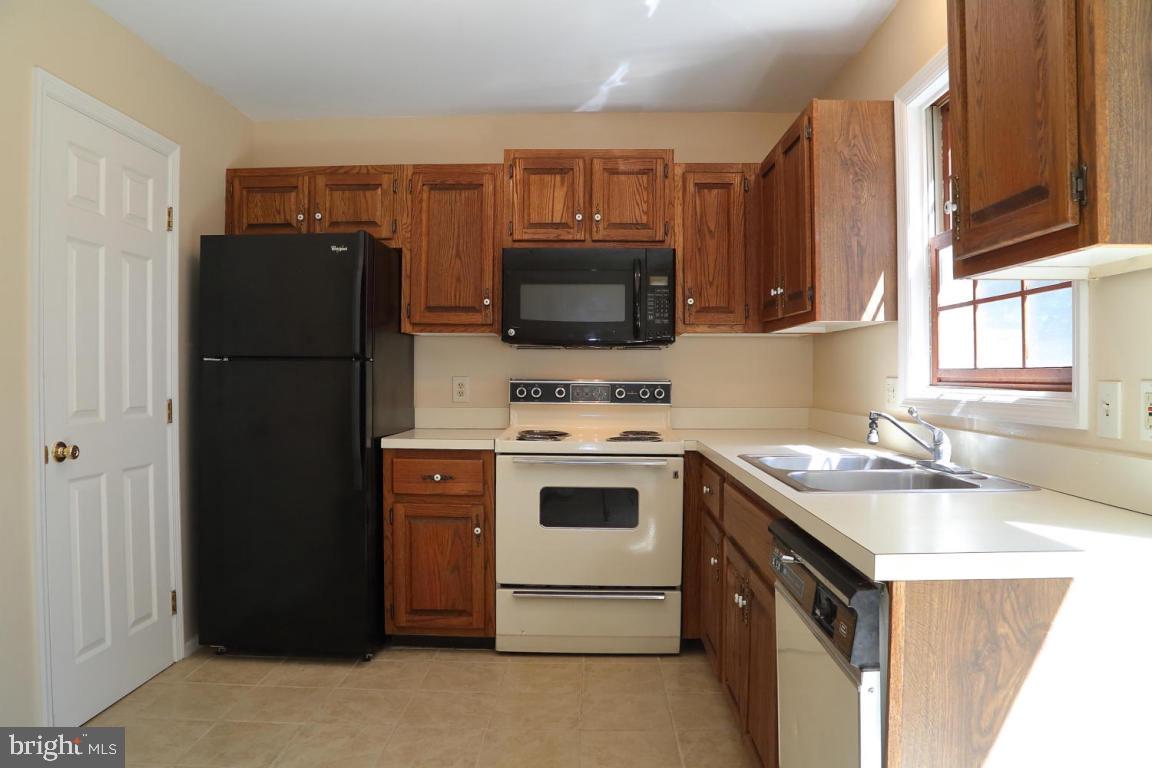 407 Cardinal Road Lititz, PA 17543 - Photo 6 of 13