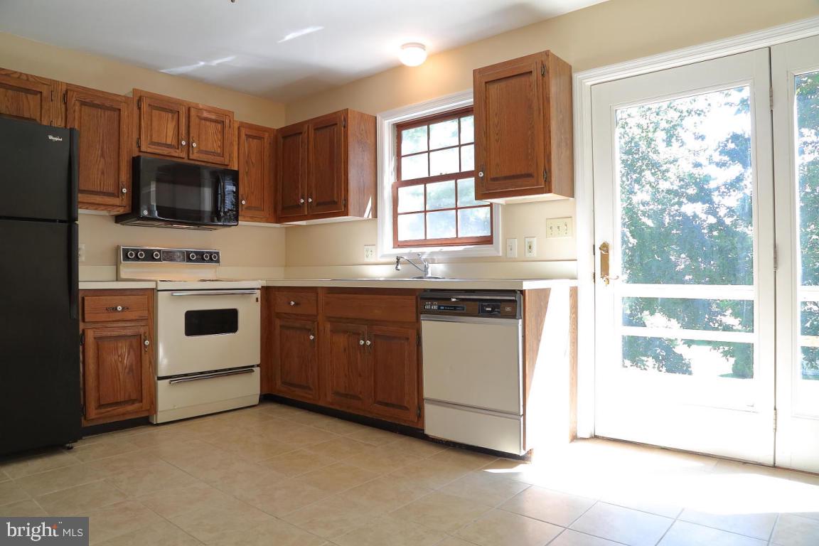 407 Cardinal Road Lititz, PA 17543 - Photo 7 of 13