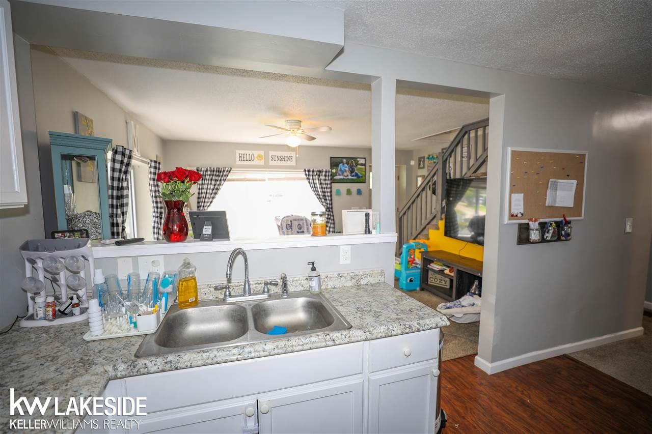 234 Harriet Street Romeo, MI 48065 - Photo 6 of 19 50051047-5.JPG