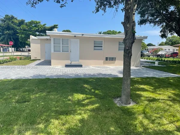 $2,200 | 5800 Taylor Street, Unit 2, Hollywood, FL 33021