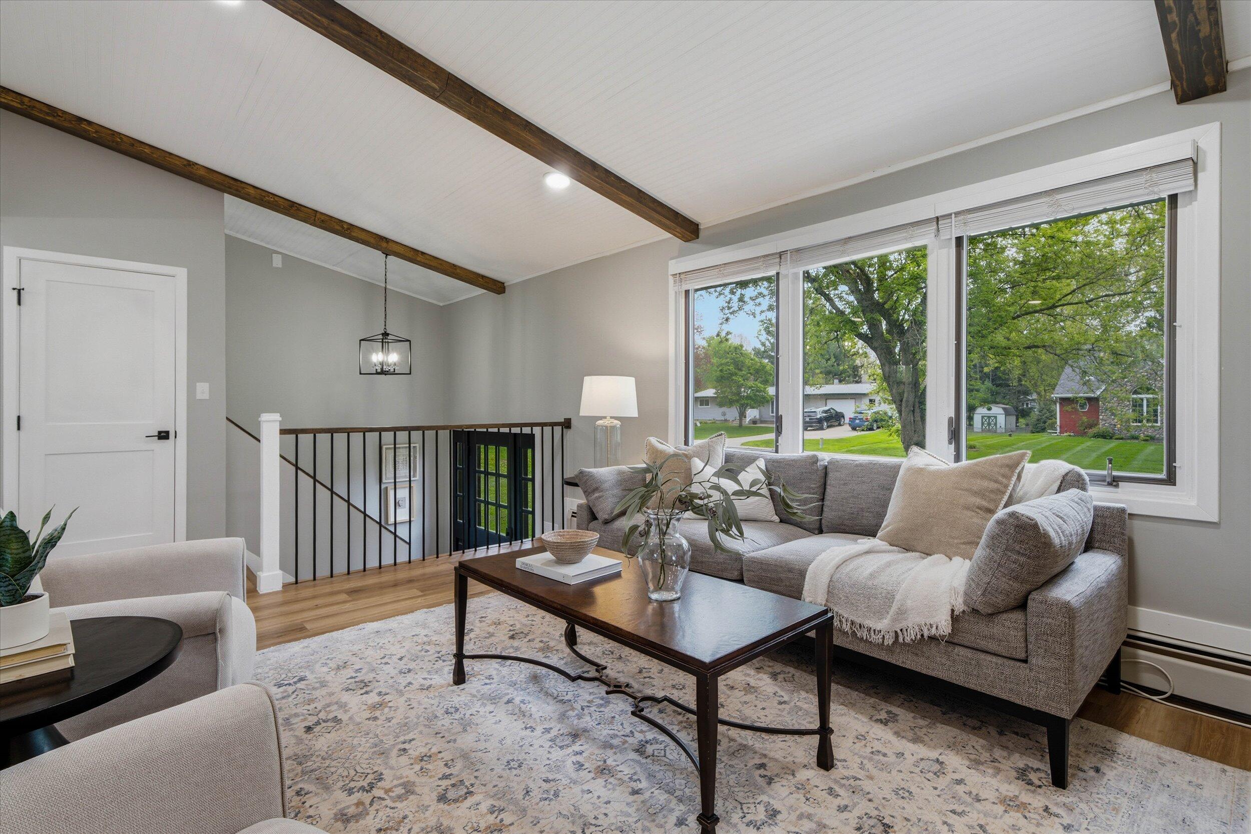 1015 West Devonshire Road Delafield, WI 53018 - Photo 4 of 57 04-Middle Coast-4