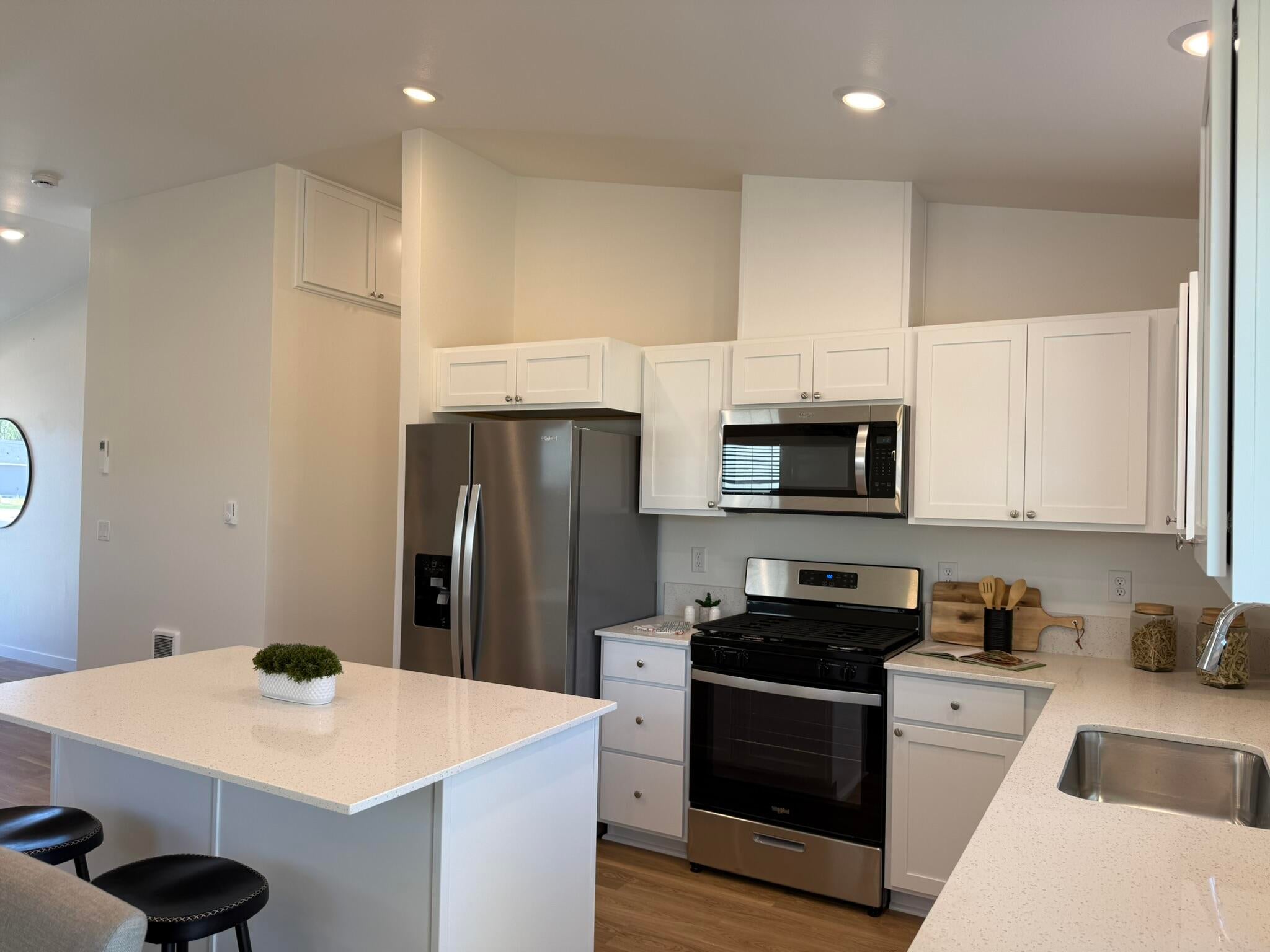 Photos of similar model, finishes and floor plan may vary