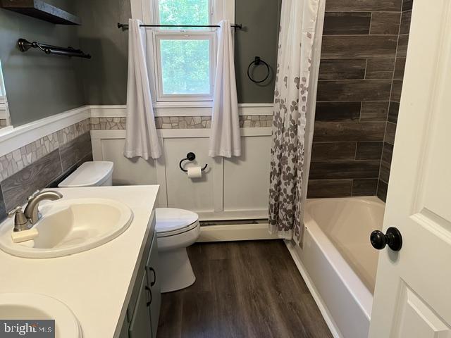 1663 Sawmill Road Spring City, PA 19475 - Photo 16 of 26 Hall Bth: Dble vanity, full tiled bath/shower