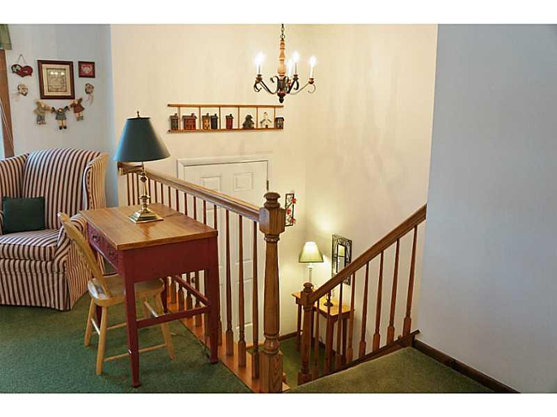 603 Solomon Temple Road Latrobe, PA 15650 - Photo 3 of 16 Entry/Foyer.