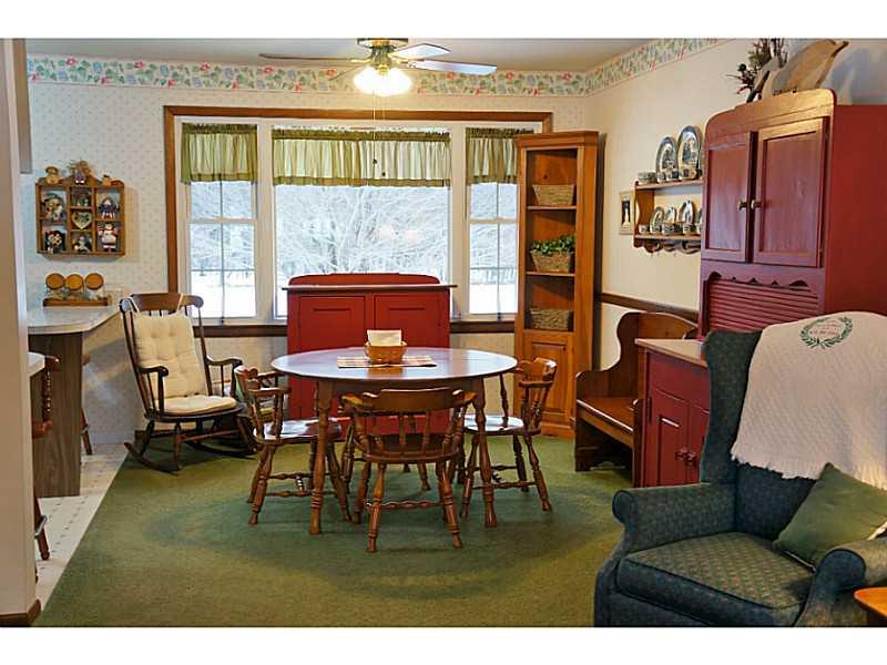 603 Solomon Temple Road Latrobe, PA 15650 - Photo 4 of 16 Dining Room.