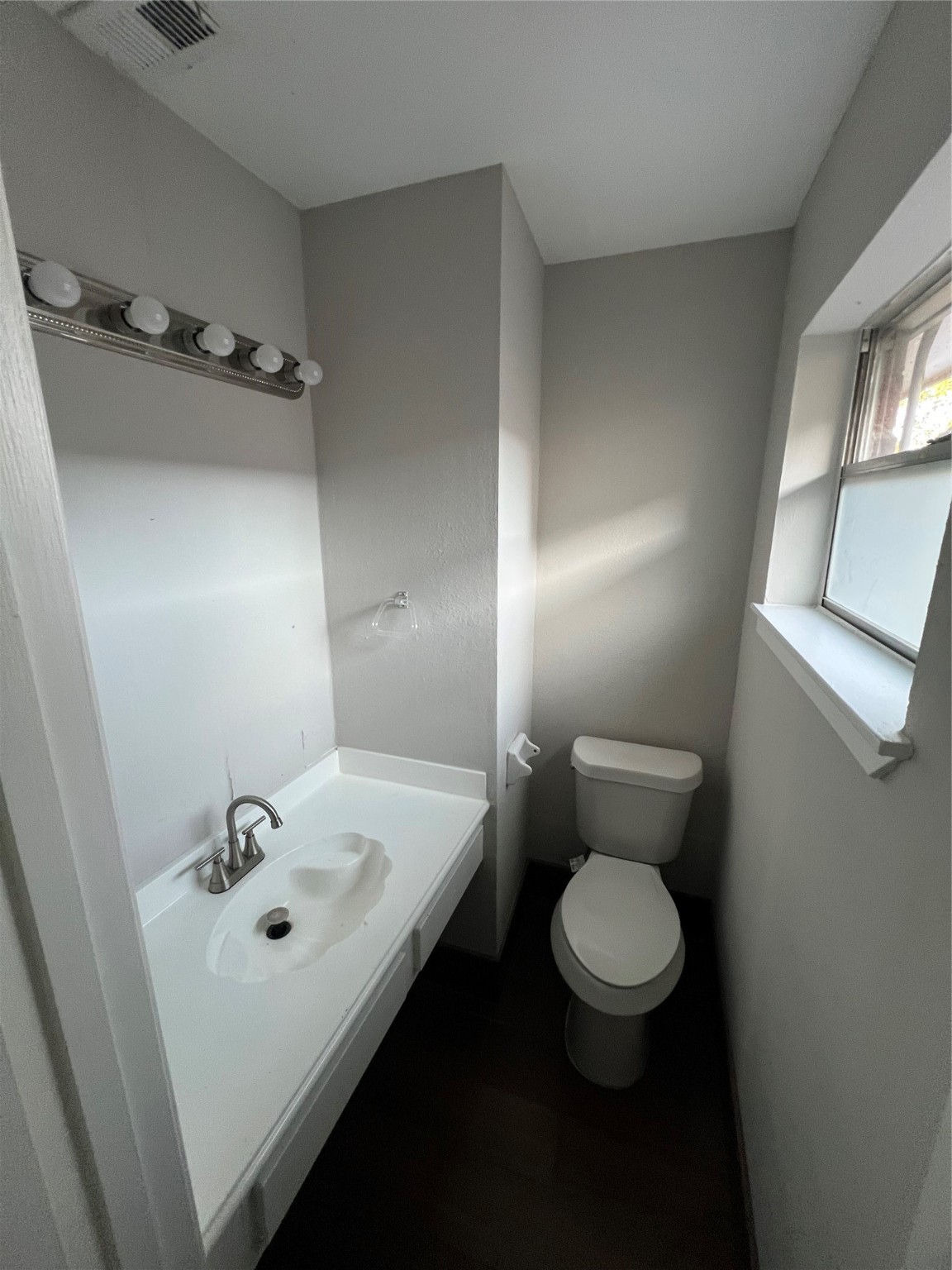 3342 Burke Road, Unit 100 Pasadena, TX 77504 - Photo 4 of 8 Half Bathroom