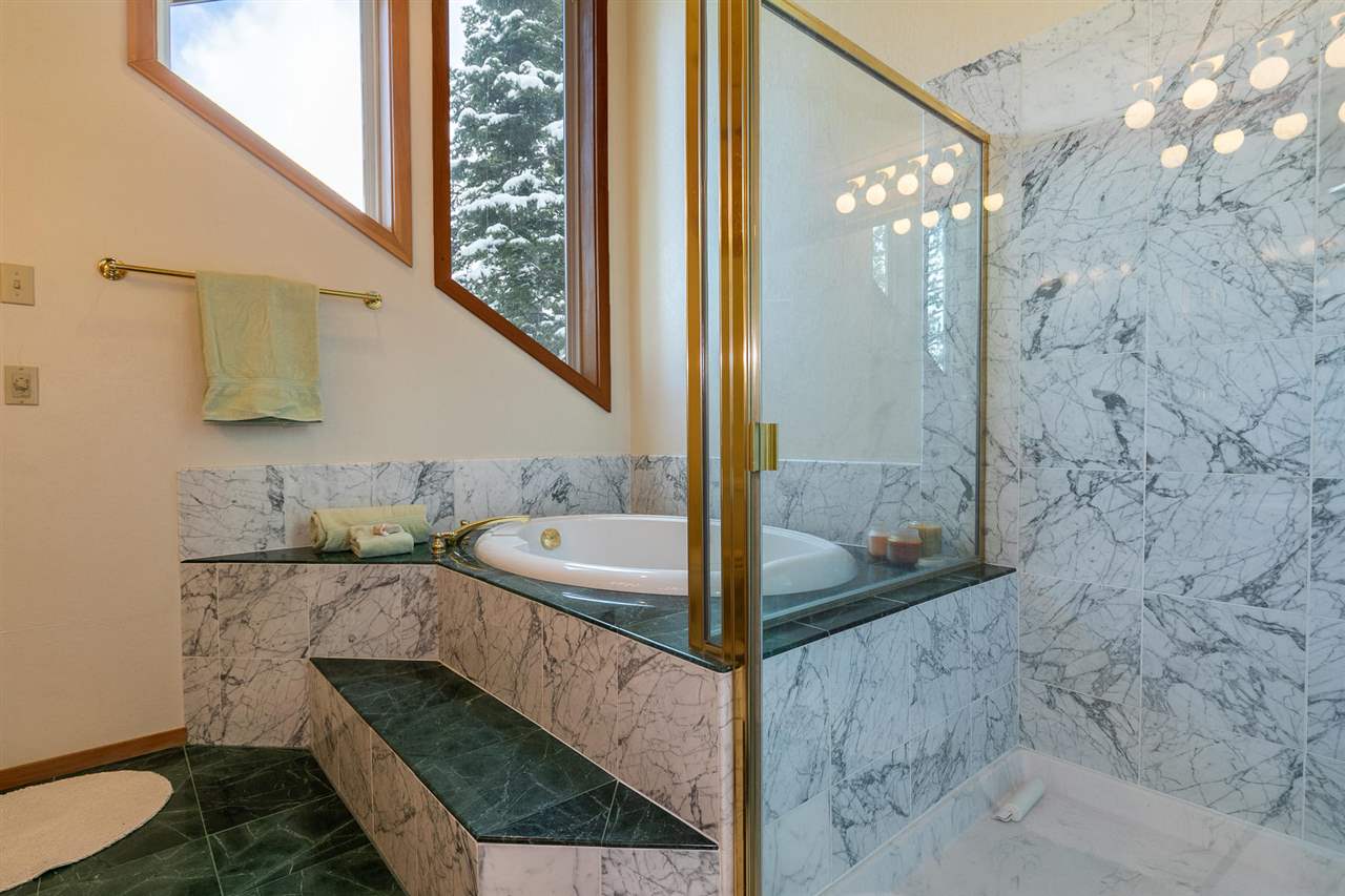 11596 Kitzbuhel Road Truckee, CA 96161 - Photo 18 of 21 Jetted tub and separate shower