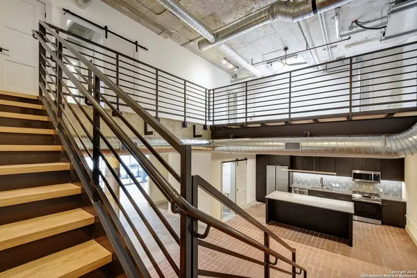 $2,990 | 215 Coca-Cola Place, Unit 308, San Antonio, TX 78220