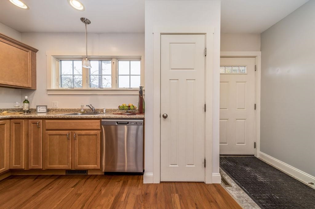 337 Mt Support Road, Unit 202 Lebanon, NH 03766 - Photo 24 of 32