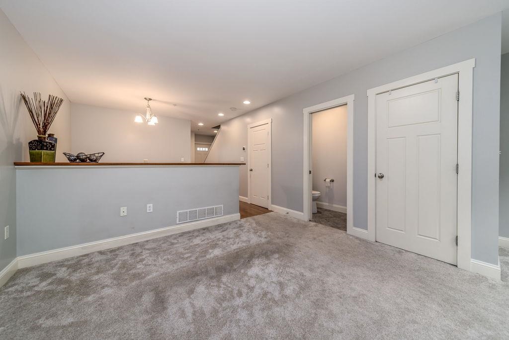 337 Mt Support Road, Unit 202 Lebanon, NH 03766 - Photo 3 of 32