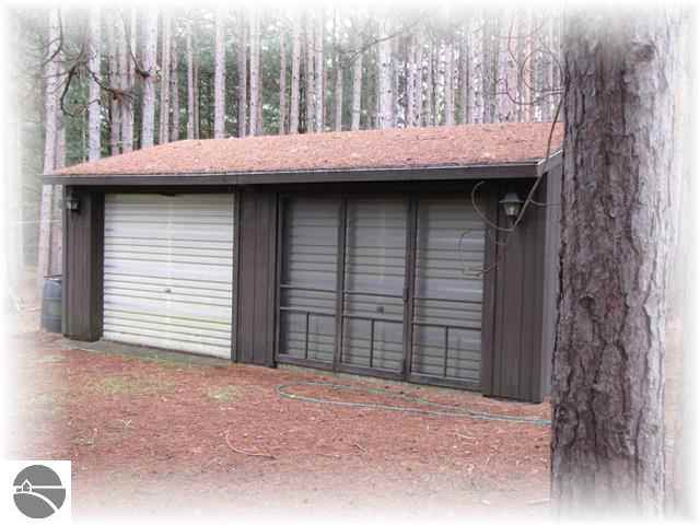 16749 Vondra Road Thompsonville, MI 49683 - Photo 20 of 22 1784973-19.JPG
