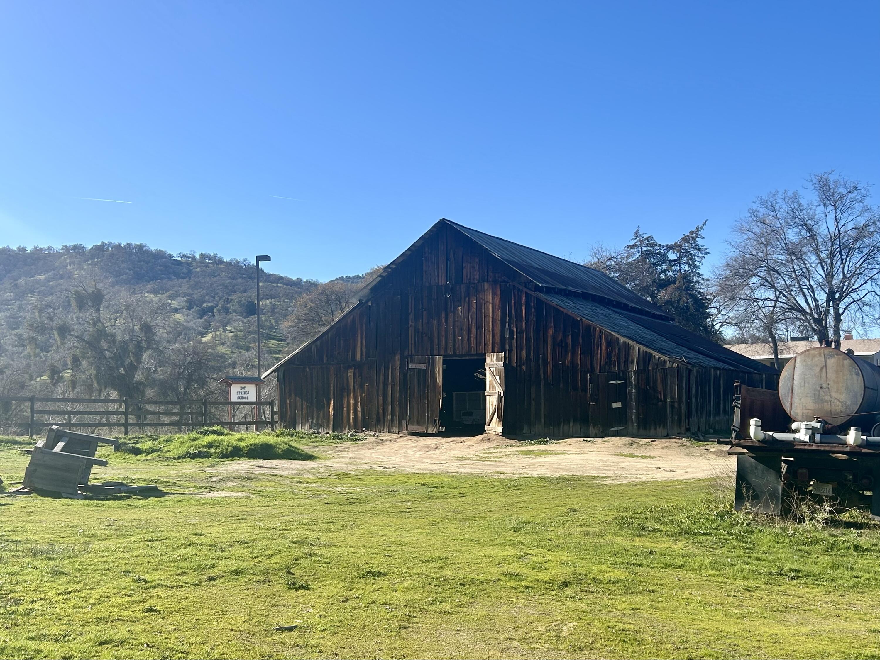 40587 Hot Springs Road Porterville, CA 93257 - Photo 5 of 10 IMG_4858