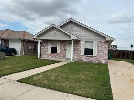 $194,500 | 4021 Regina Coeli Court, Marrero, LA 70072