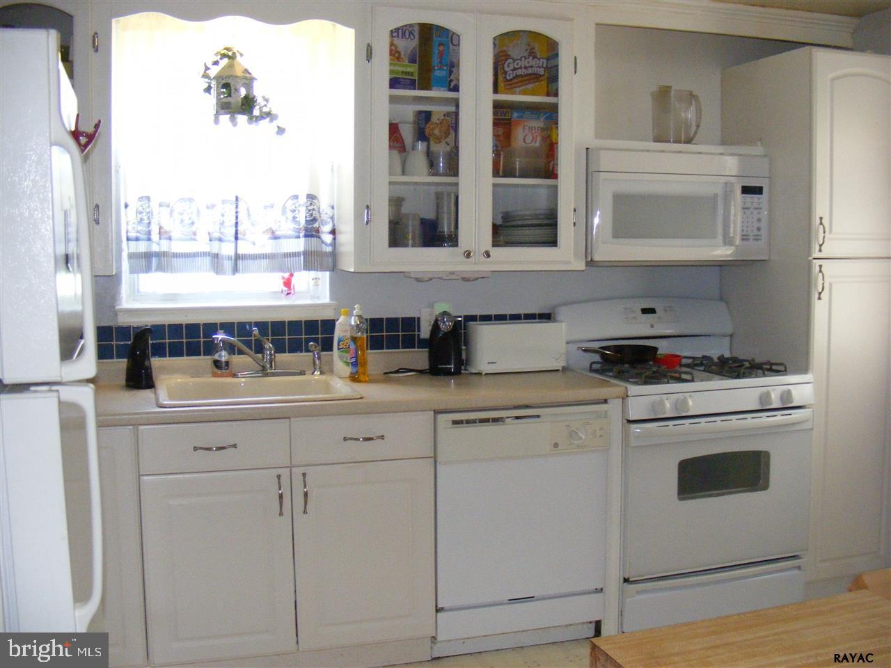 716 Noonan Road York, PA 17404 - Photo 8 of 18 Gallery Image 8