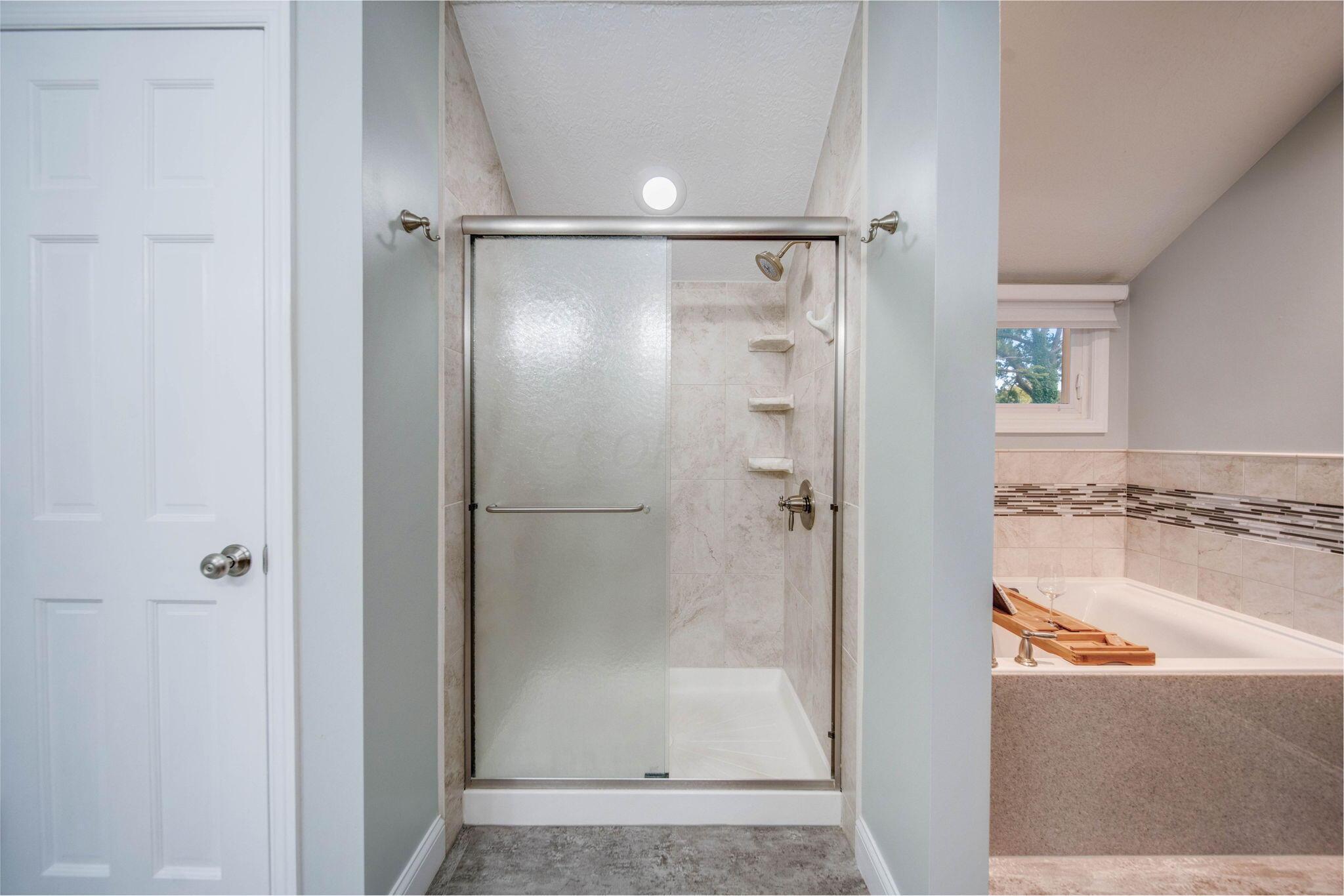3377 River Narrows Road Hilliard, OH 43026 - Photo 43 of 94 Primary Bathroom