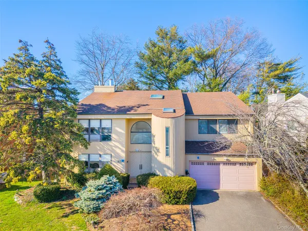$1,499,999 | 17 Princeton Drive, Syosset, NY 11791