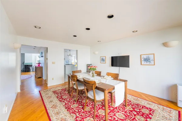 $1,499,999 | 17 Princeton Drive, Syosset, NY 11791