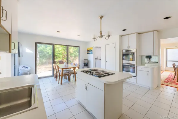 $1,499,999 | 17 Princeton Drive, Syosset, NY 11791