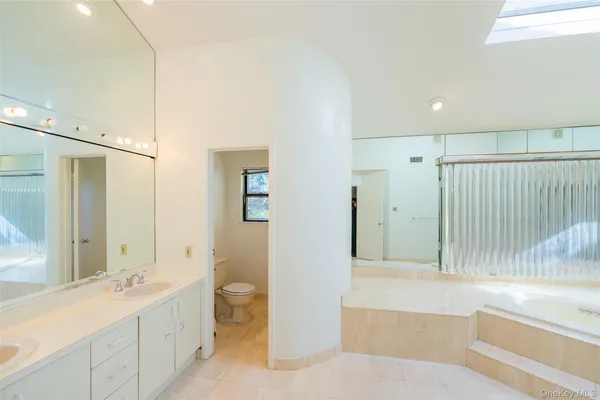 $1,499,999 | 17 Princeton Drive, Syosset, NY 11791