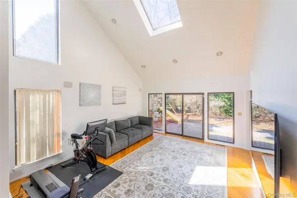 $1,499,999 | 17 Princeton Drive, Syosset, NY 11791