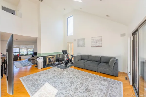 $1,499,999 | 17 Princeton Drive, Syosset, NY 11791