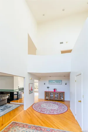 $1,499,999 | 17 Princeton Drive, Syosset, NY 11791