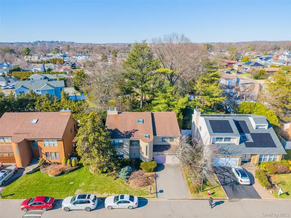 $1,499,999 | 17 Princeton Drive, Syosset, NY 11791