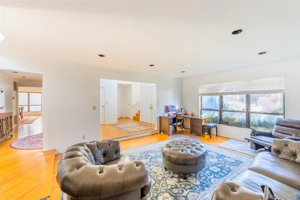 $1,499,999 | 17 Princeton Drive, Syosset, NY 11791