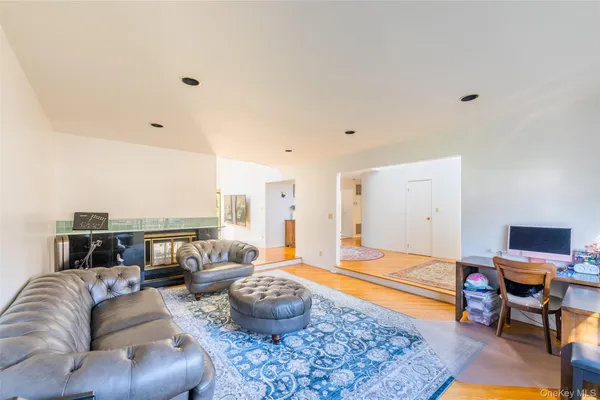 $1,499,999 | 17 Princeton Drive, Syosset, NY 11791