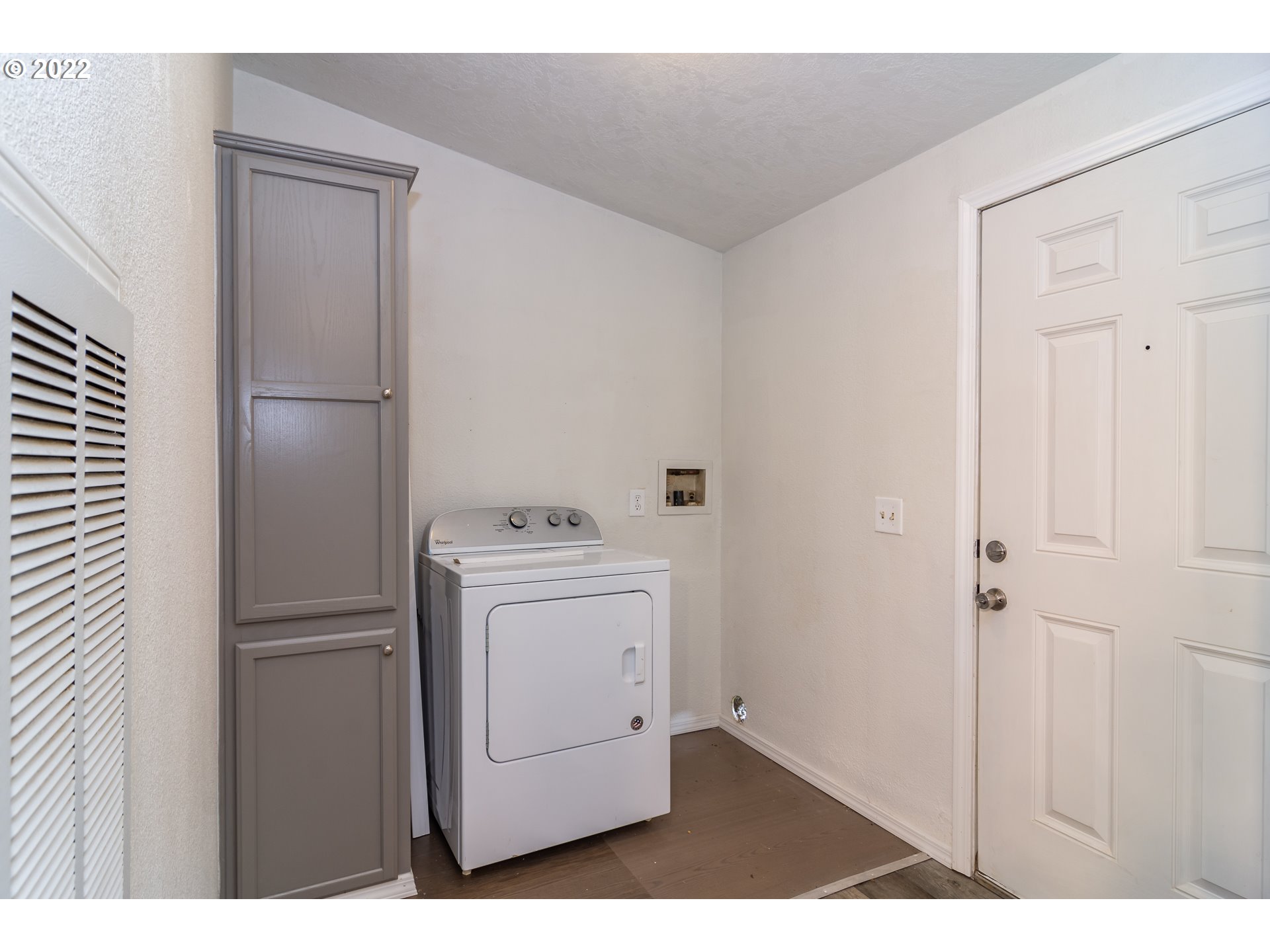 692 Mathis Hill Road Yoncalla, OR 97499 - Photo 15 of 31 a utility room with dryer and washer