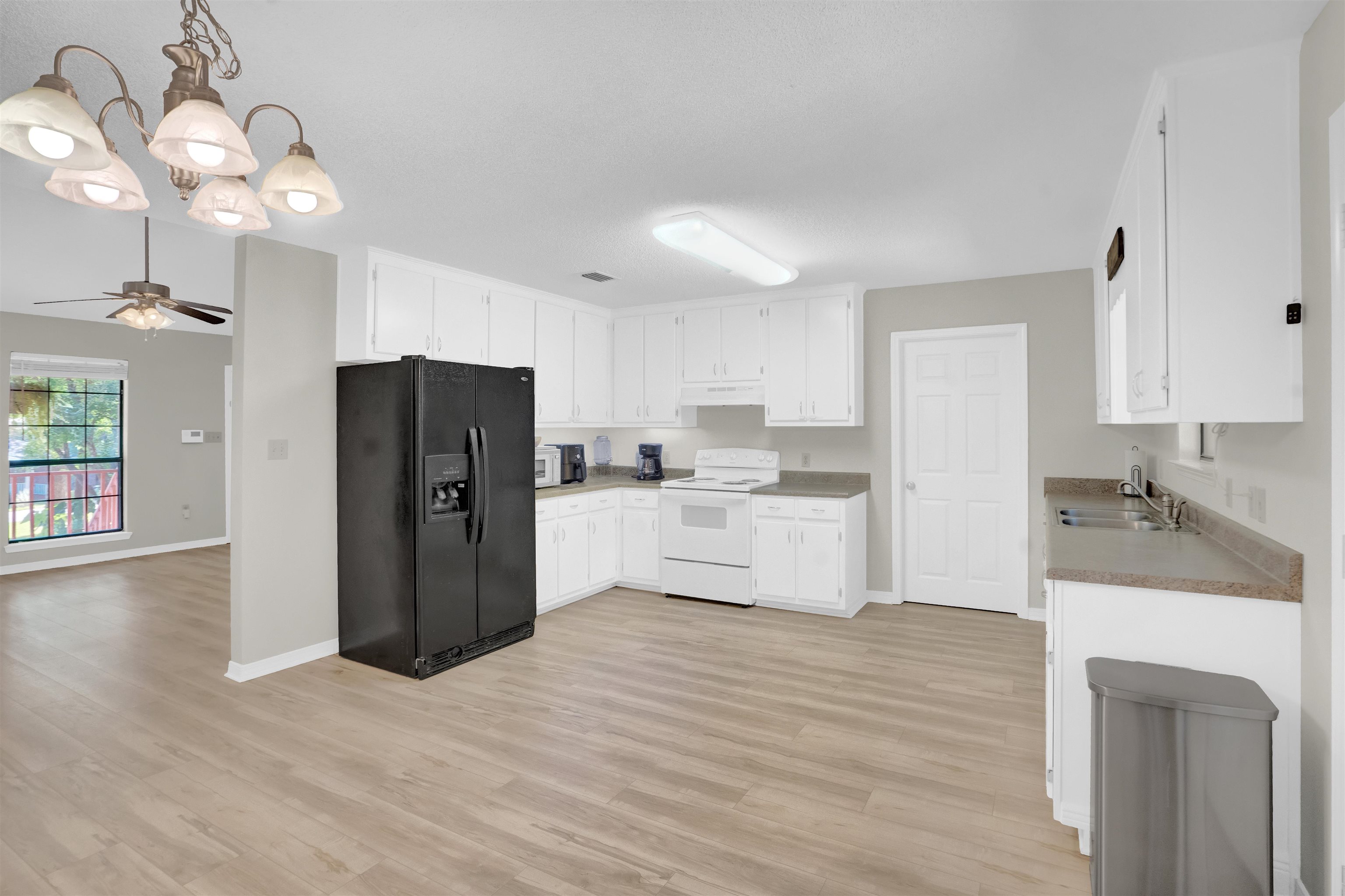 30871 Stanton Road Daphne, AL 36527 - Photo 14 of 35 Kitchen