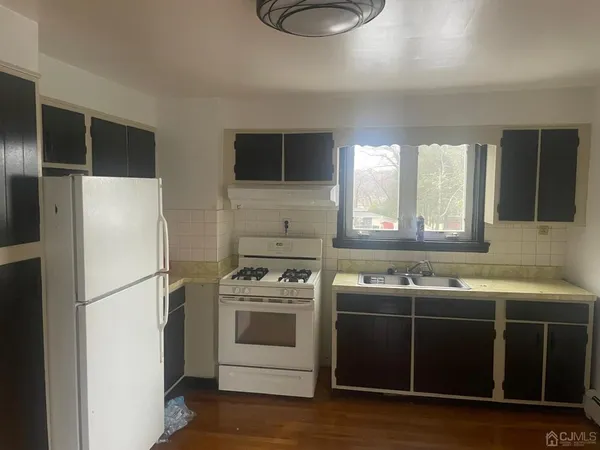 $1,800 | 150 Buckelew Avenue, Unit B, Jamesburg, NJ 08831