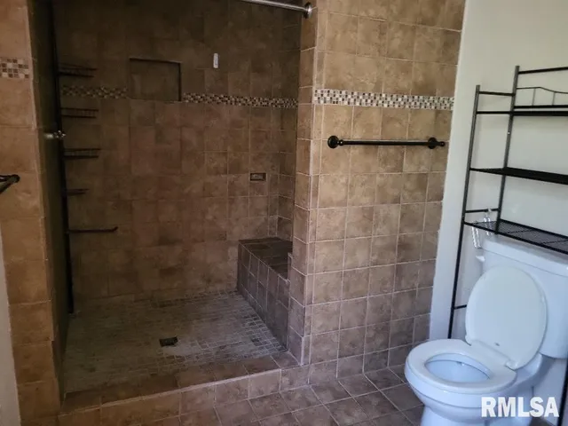 $79,900 | 207 East Meek Street, Abingdon, IL 61410