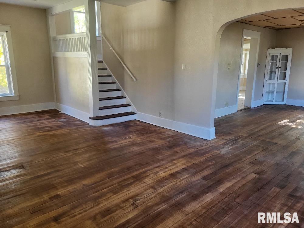 207 East Meek Street Abingdon, IL 61410 - Photo 2 of 15