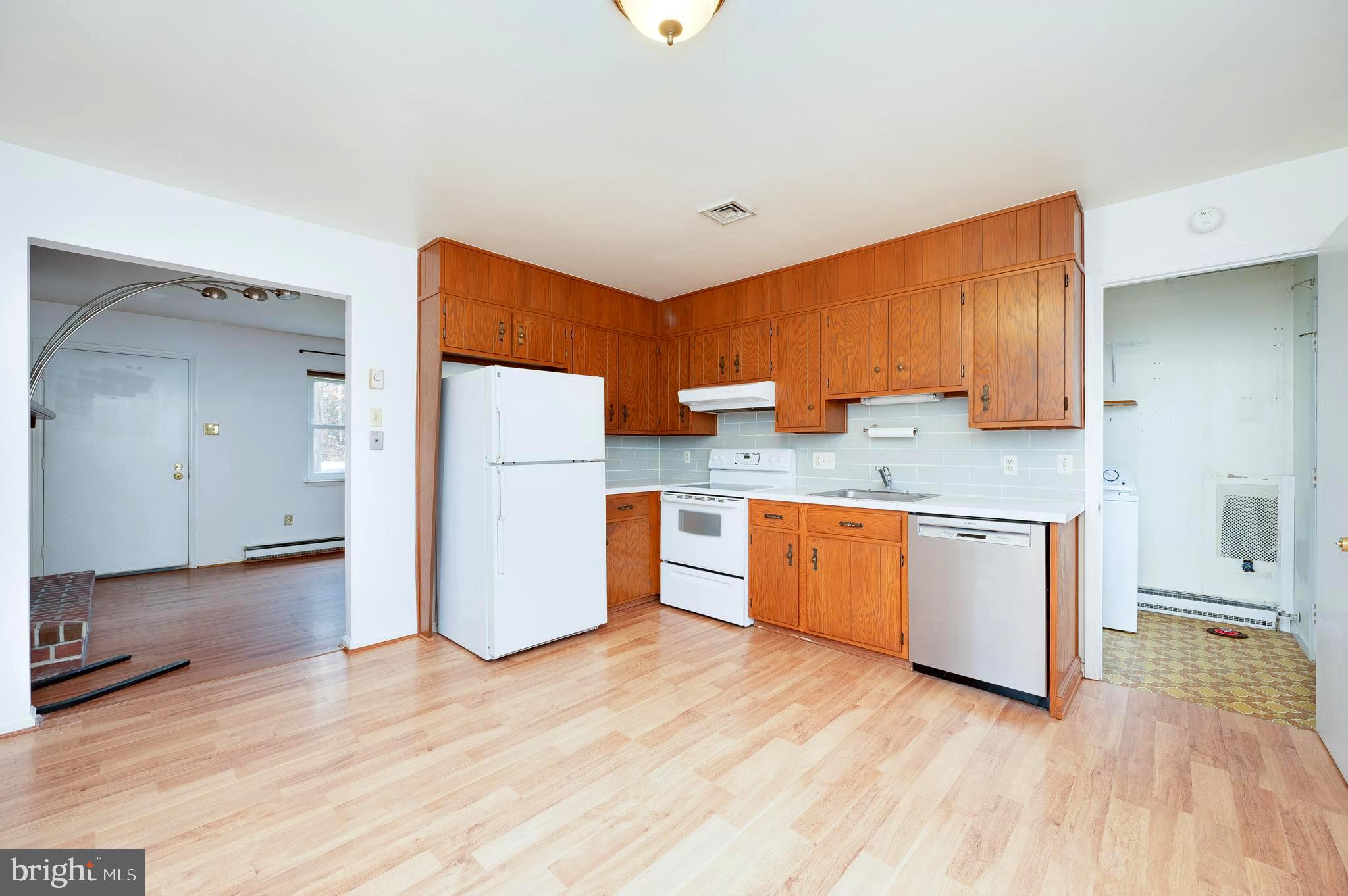 27 Reed Street Mohnton, PA 19540 - Photo 14 of 22 Kitchen