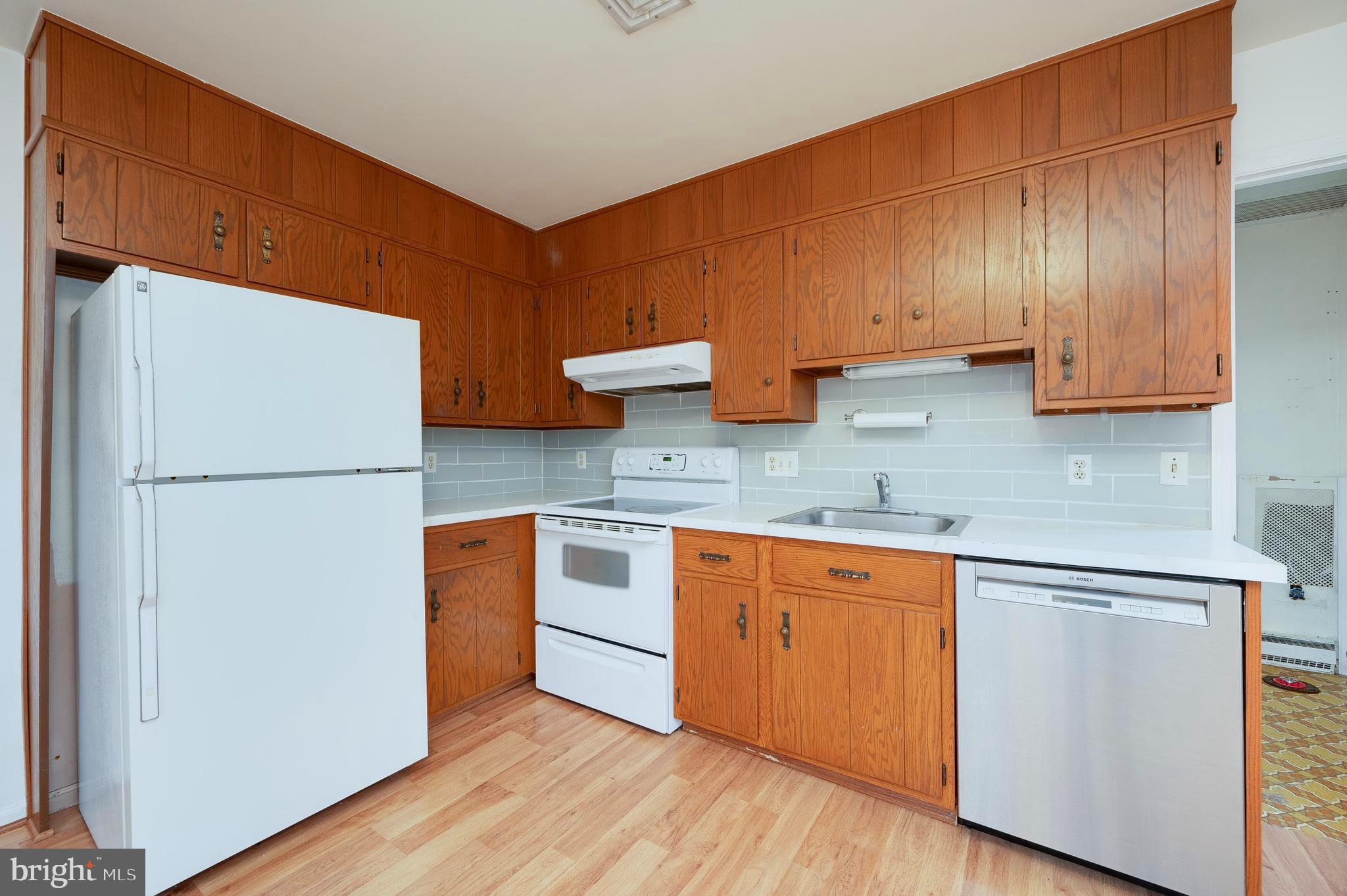 27 Reed Street Mohnton, PA 19540 - Photo 10 of 22 Kitchen