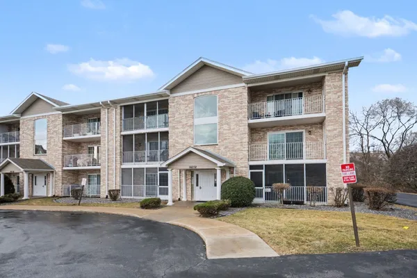 $225,000 | 16032 Crystal Creek Drive, Unit 2B, Orland Park, IL 60462