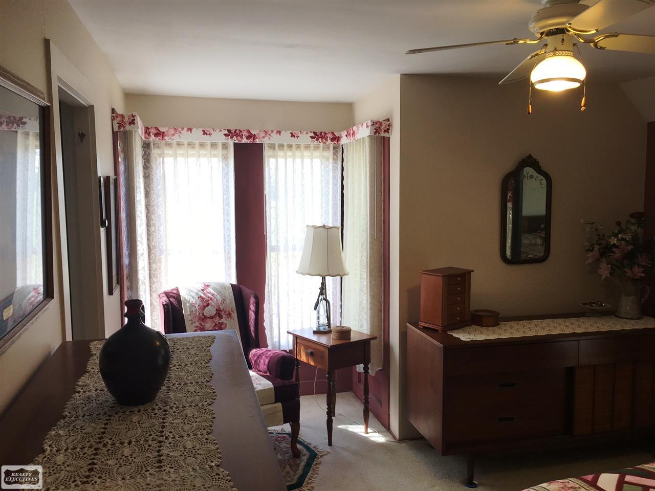 22100 Armada Ridge Road Armada, MI 48005 - Photo 18 of 43 31327048-17.JPG