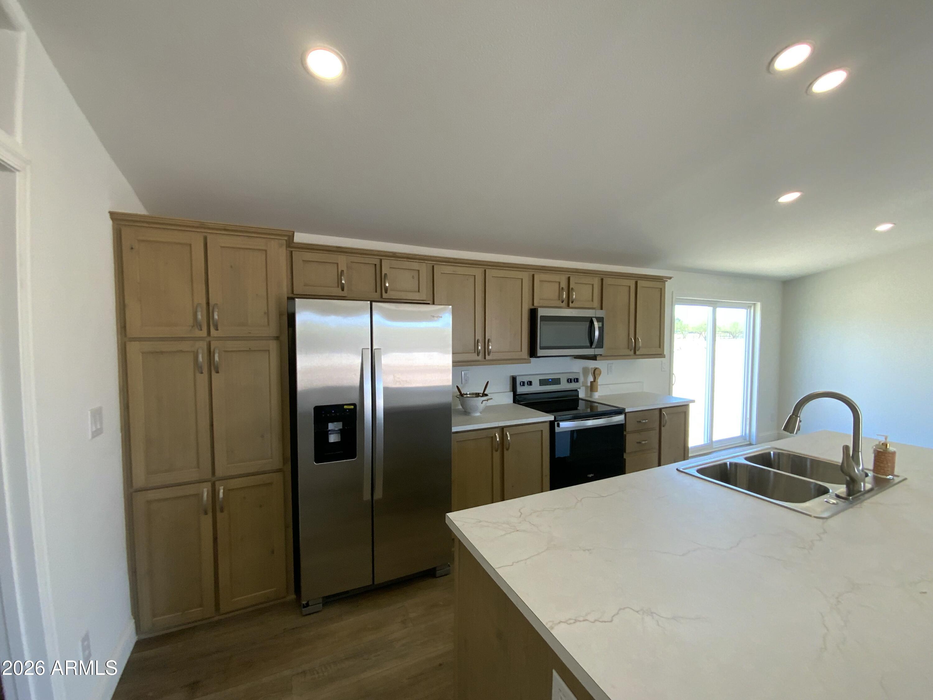 24032 East Cholla Road Florence, AZ 85132 - Photo 22 of 31 large chef's kitchen