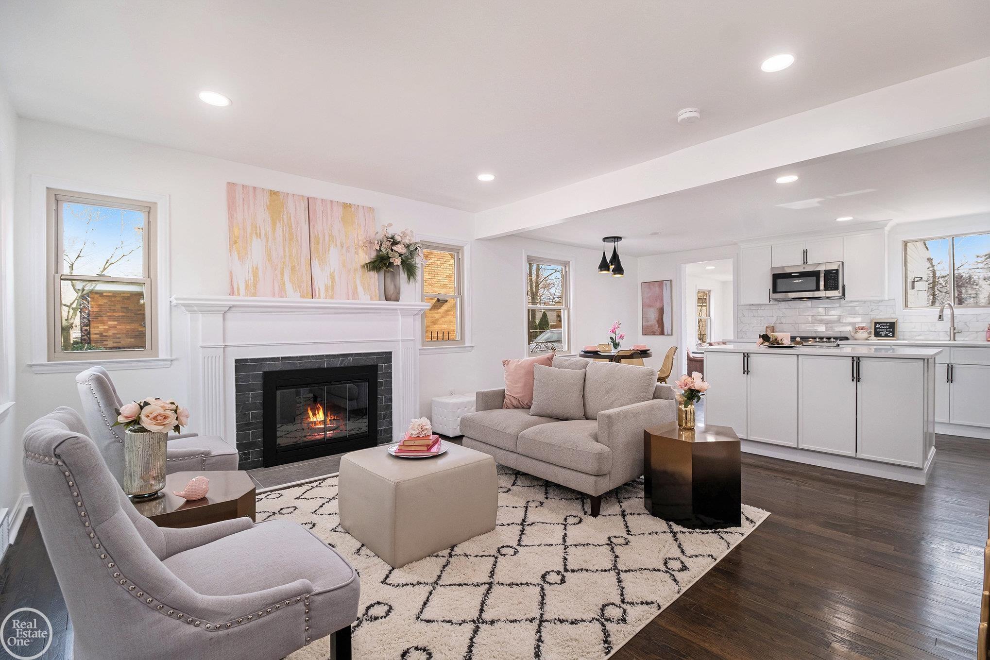1243 Hawthorne Road Grosse Pointe Woods, MI 48236 - Photo 5 of 34