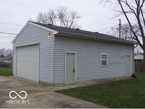 $1,600 | 4762 Walker Street, Greenwood, IN 46143